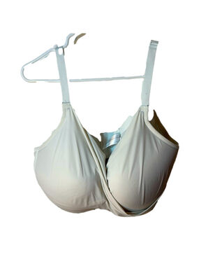 Pennington’s Deesse white padded bra Size 44G